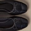 Bailarinas con detalle de lazo y efecto de piel
