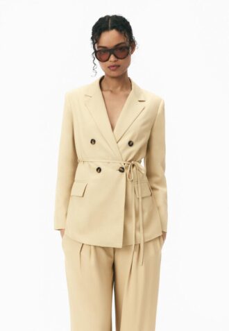 Blazer con cinturón