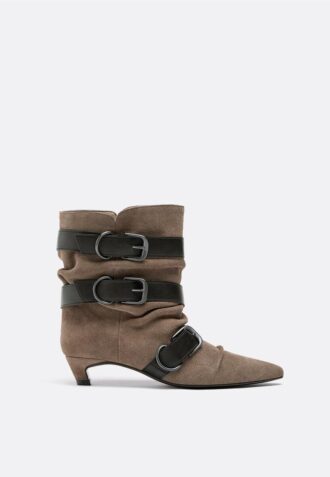Botas de tacón bajo de piel con cinturón