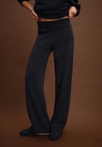 Pantalones jogger de pierna recta de tacto suave con detalle de pinzas