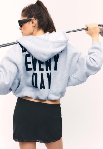 Sudadera bomber con capucha estampada