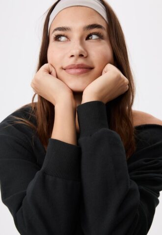Sudadera básica con hombros al aire