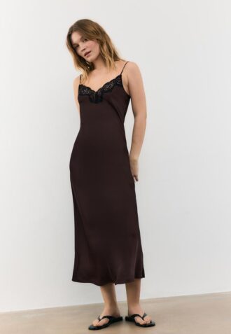 Vestido camisola de satén Vestido camisola de satén