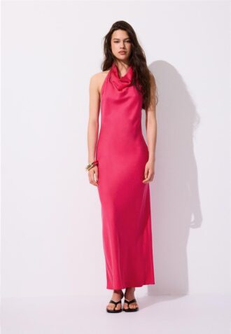 vestido midi sin espalda con cuello halter 1 1 330x477 - Vestido midi sin espalda con cuello halter