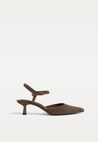 Zapatos de piel con tacón bajo Zapatos de piel con tacón bajo